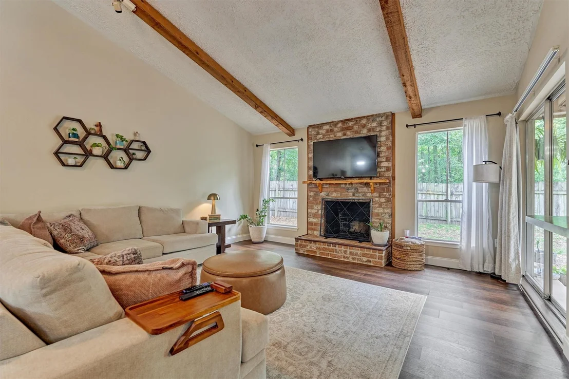 Photo of 2615 Rosewood Place