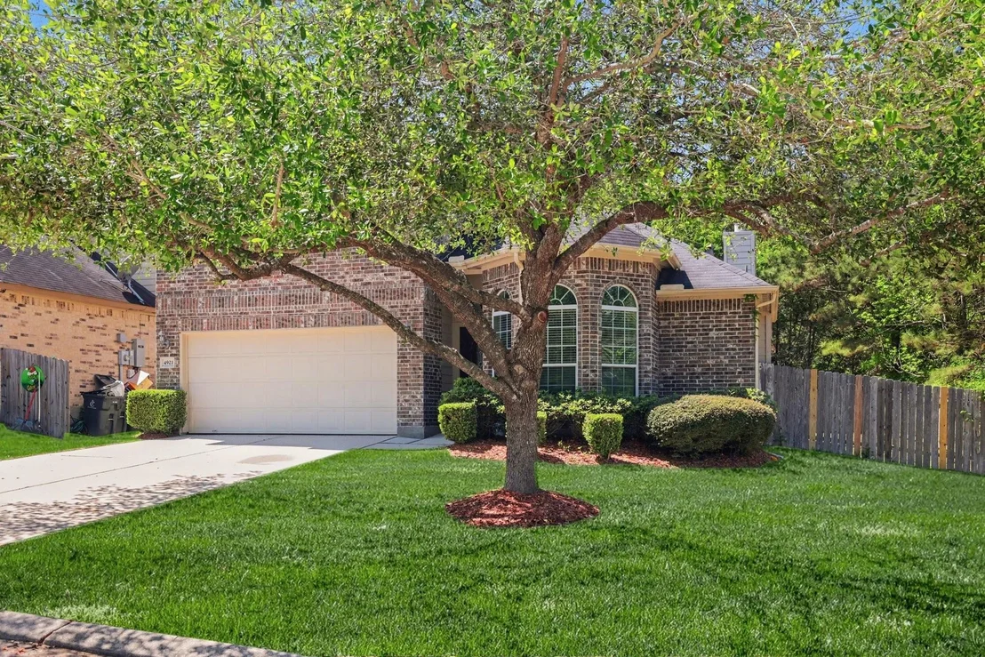 Photo of 4921 Summer Ridge Drive