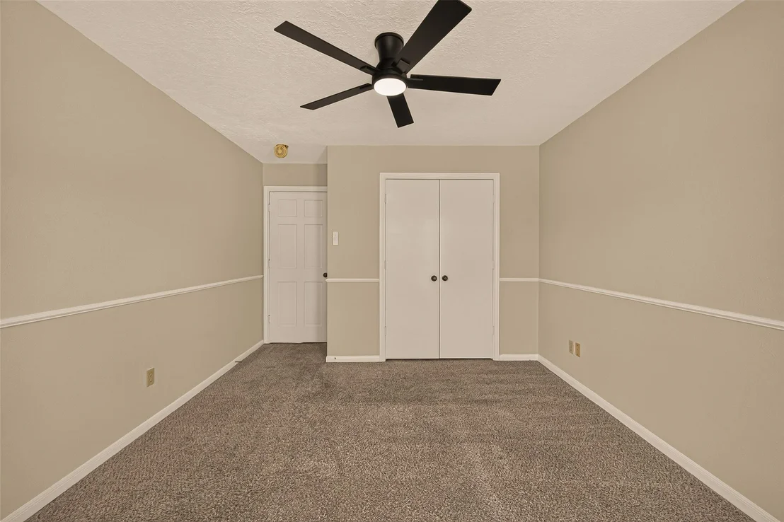Photo of 18331 Longcliffe Drive