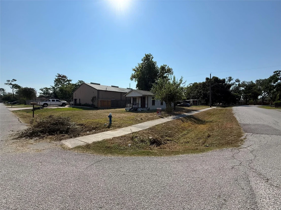 Photo of 6221 Peg Street