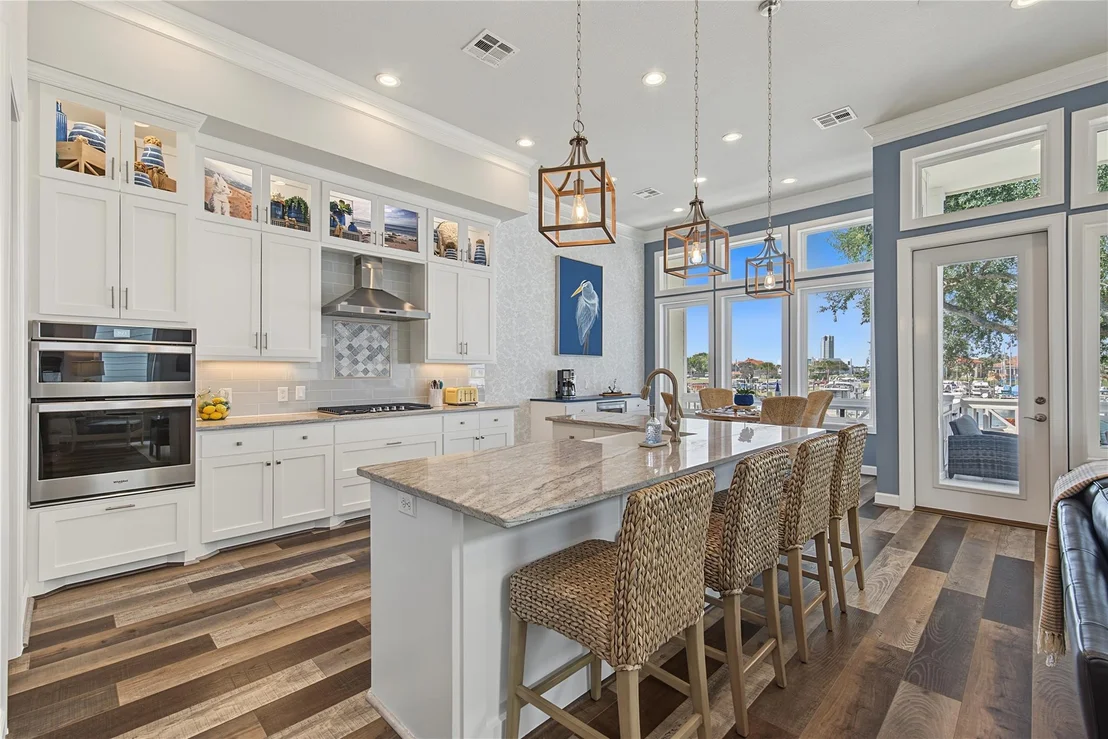 Photo of 2172 Marina Way