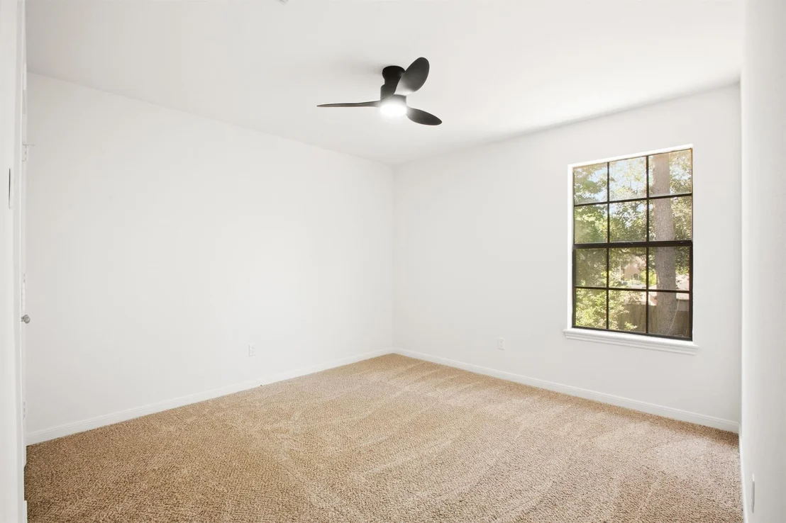 Photo of 18319 Oakhampton Drive