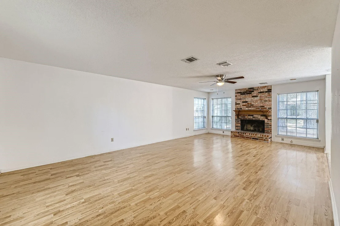 Photo of 19527 Enchanted Oaks Drive