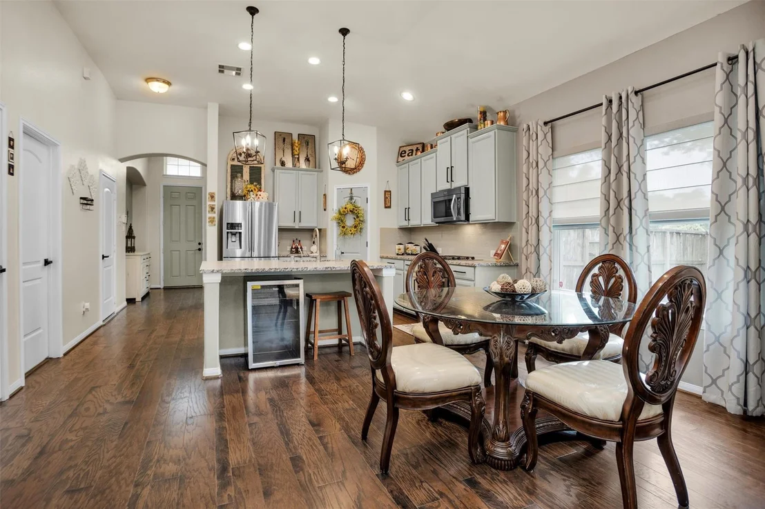 Photo of 7411 Lynnbrook Falls Lane
