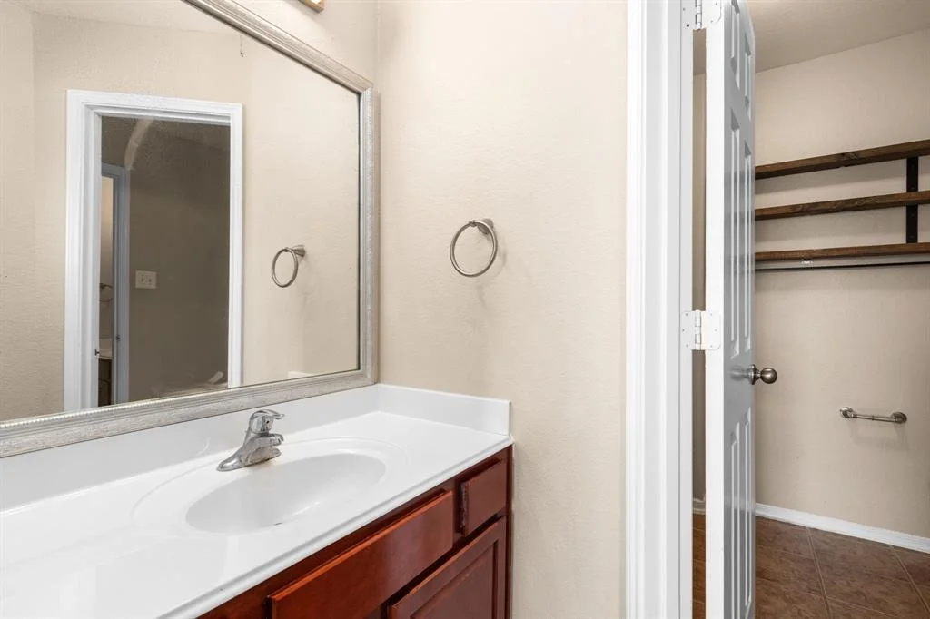 Photo of 6323 Linfield Bluff Lane