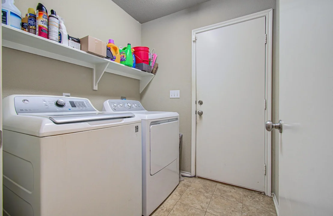 Photo of 957 Oak Terrace Drive