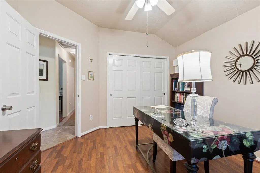 Photo of 16526 Avenfield Road