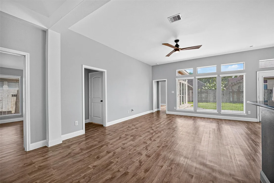 Photo of 5606 Walnut Glen Lane