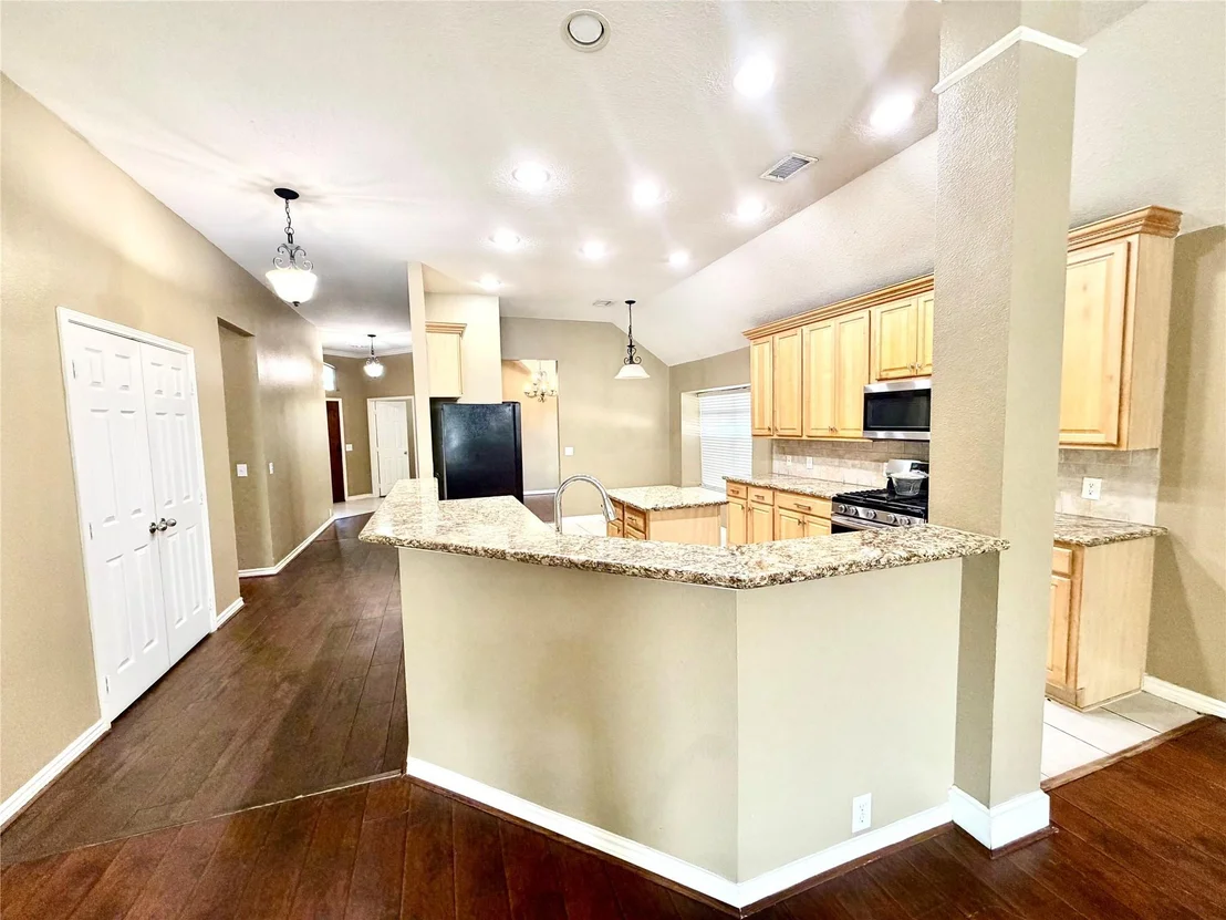 Photo of 4914 Surrey Park Circle