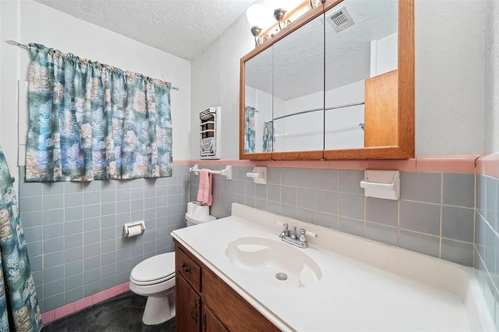 Photo of 16235 Palm Street
