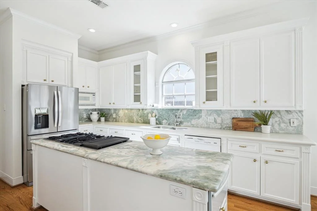 Photo of 2537 Addison Road