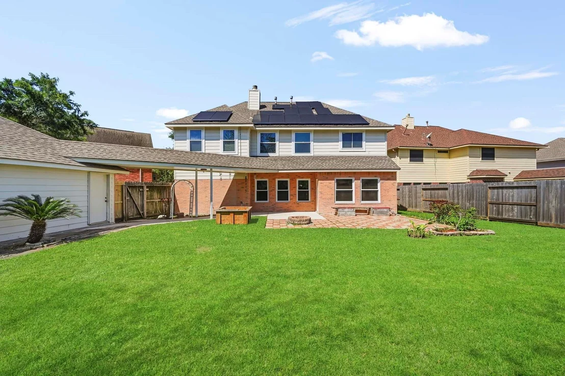 Photo of 215 Crabapple Drive
