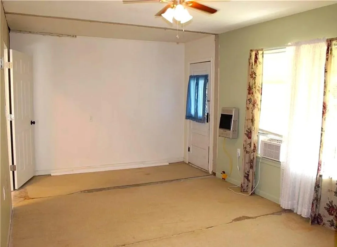 Photo of 302 Southern Oaks Drive