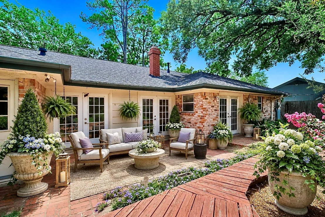 Photo of 1919 Stebbins Drive