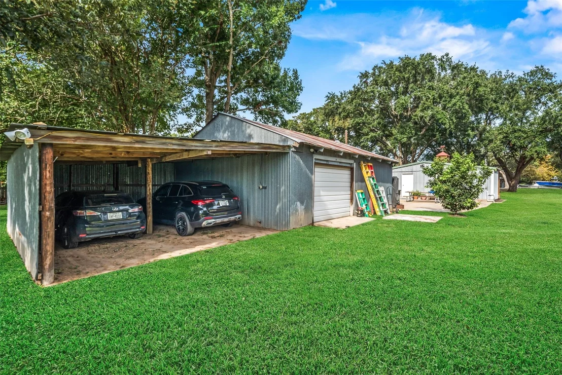 Photo of 1402 County Road 243