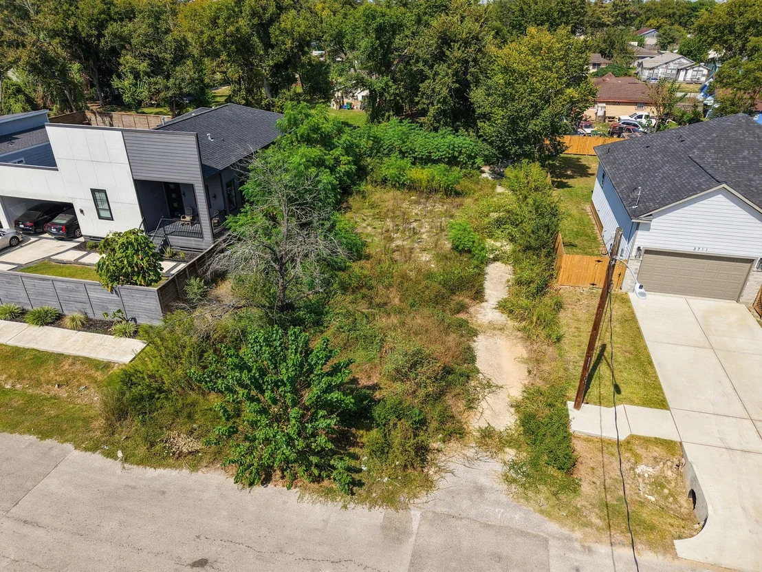 Photo of 3707 Bain Street