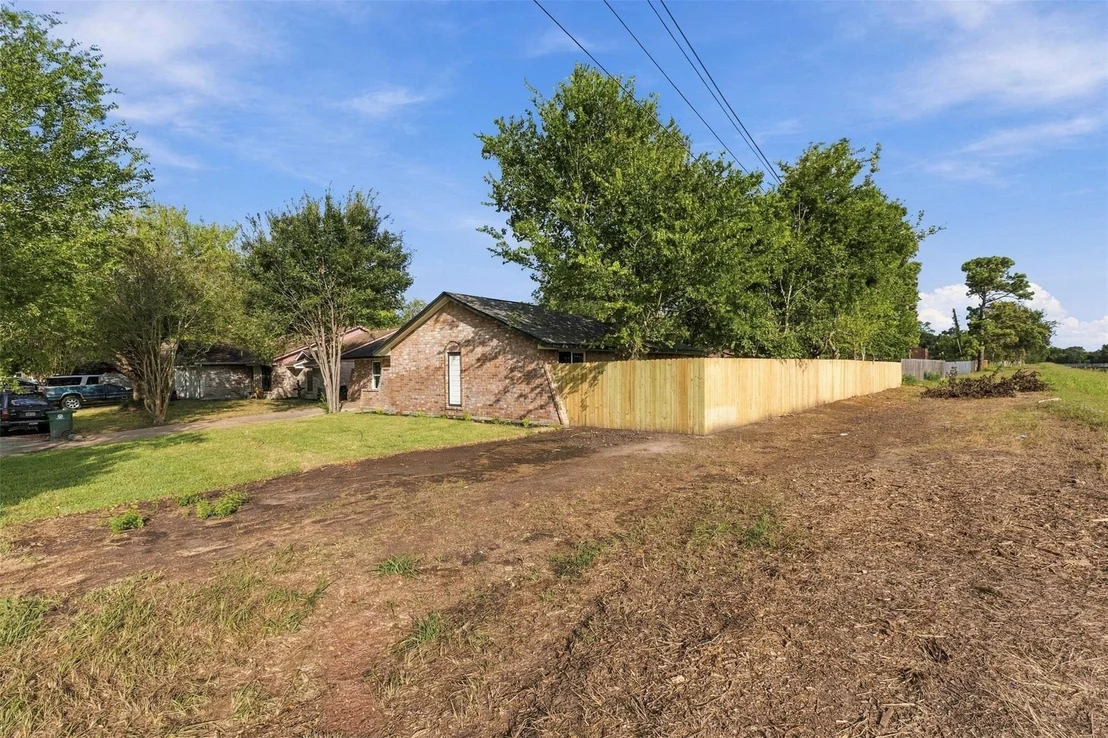 Photo of 7502 Woodsman Trail