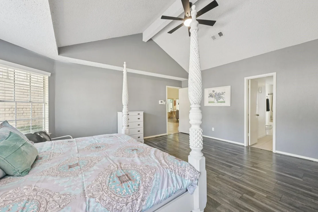 Photo of 3218 Knoll West Drive