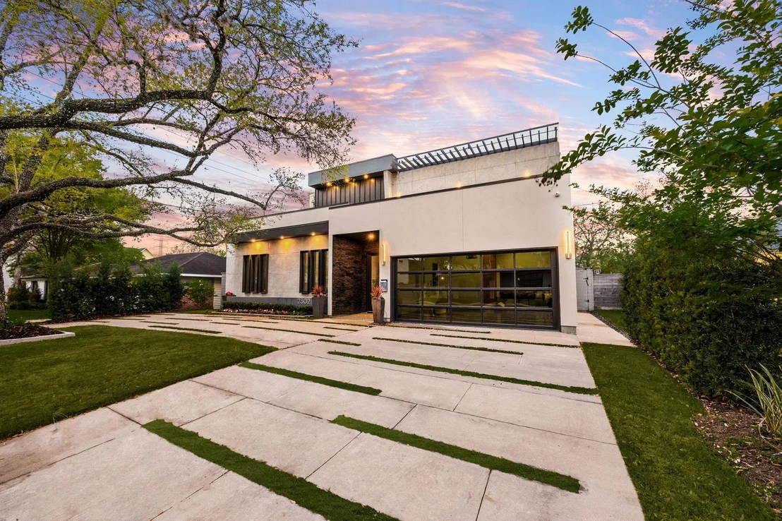 Photo of 2302 Suffolk Drive
