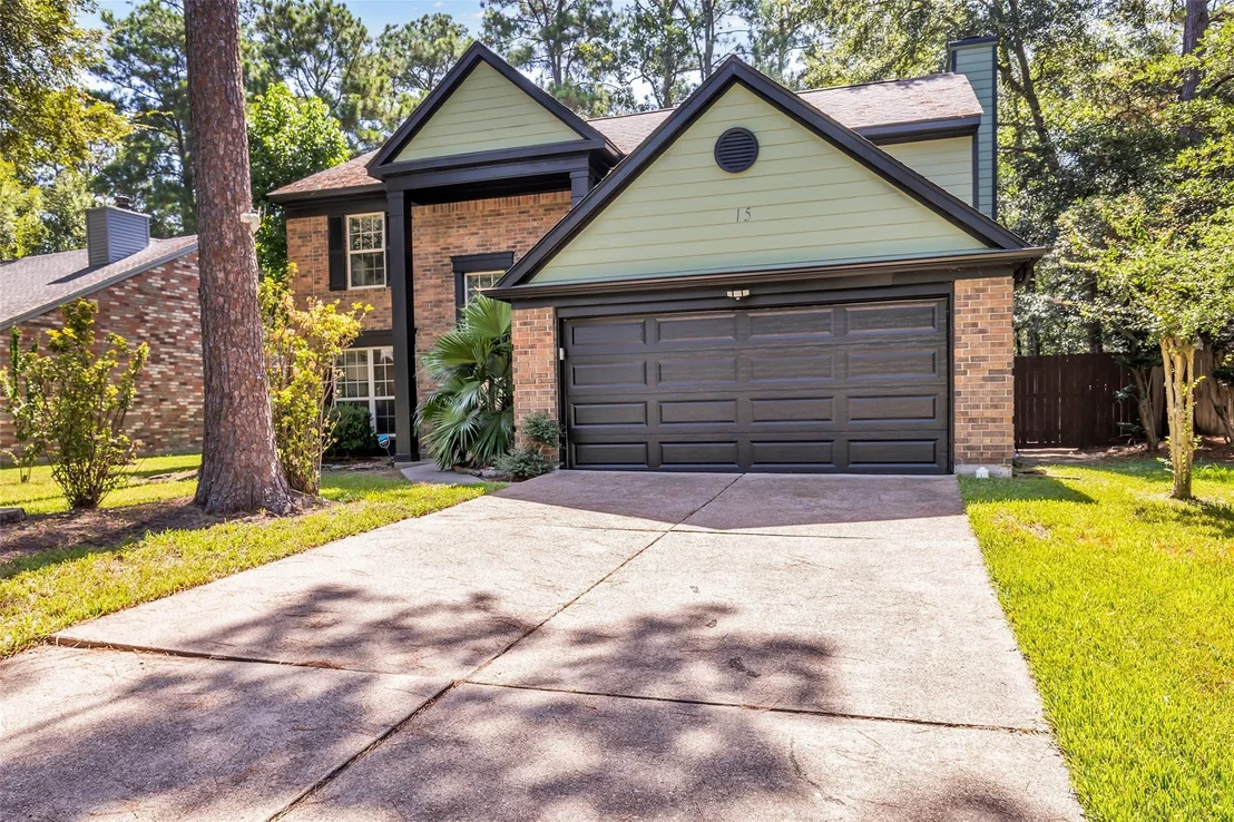 Photo of 15 E Stony Bridge Circle