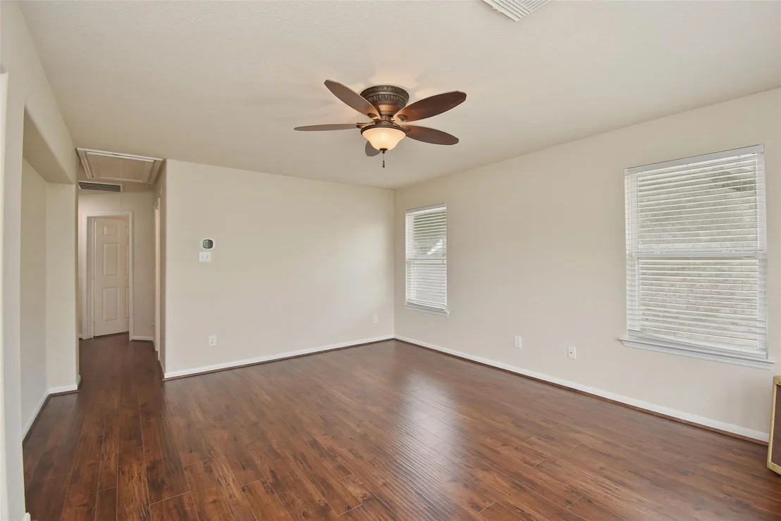 Photo of 5615 Edgewood Place Drive