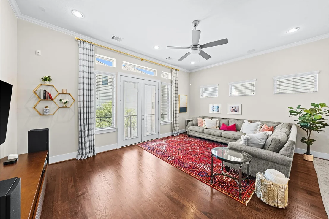 Photo of 5809 E Post Oak Lane