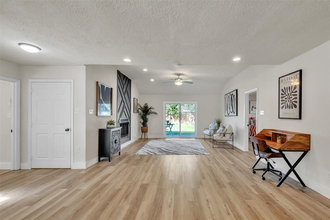 Photo of 5502 Hewitt Dr Drive