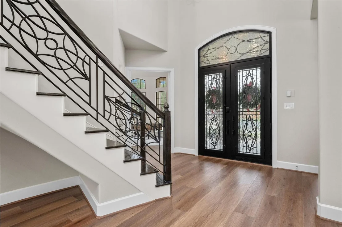 Photo of 15307 Hilltop View Drive