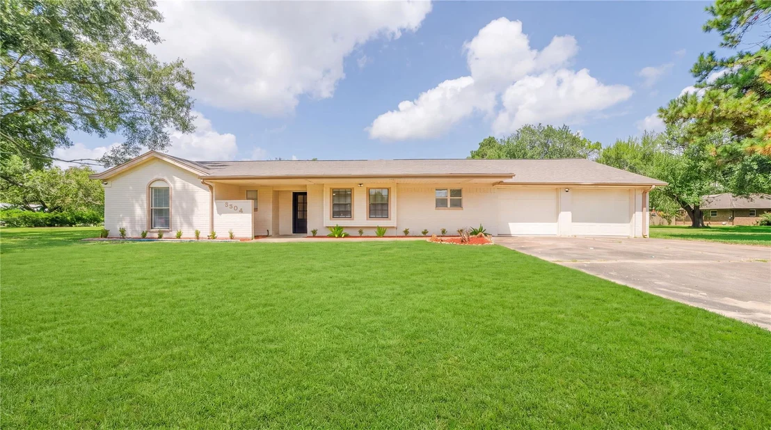Photo of 3304 Bruce Hall Road
