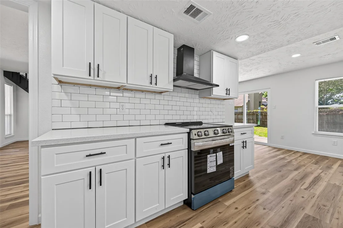 Photo of 6107 Fuller Street