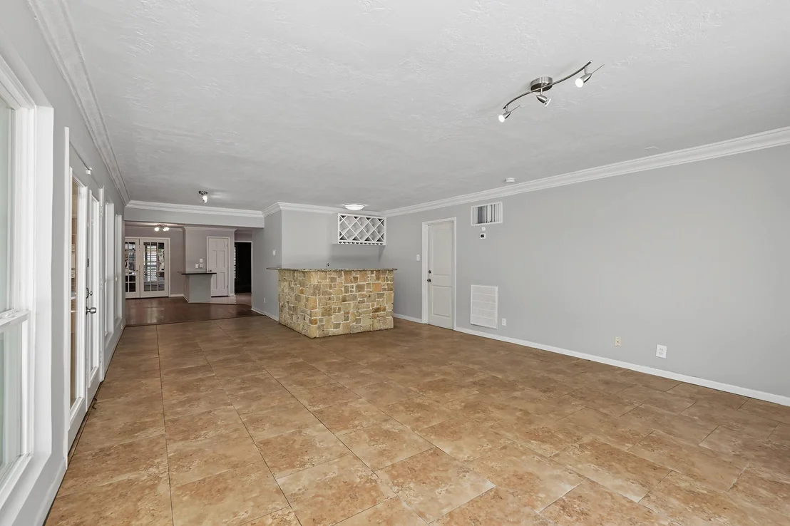 Photo of 5616 Pine Street