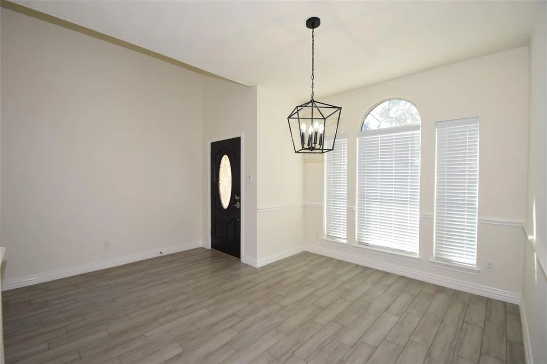 Photo of 5084 Morrison Boulevard