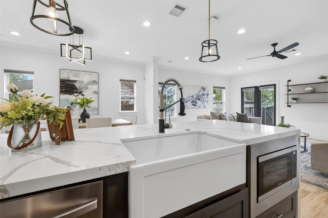 Photo of 3323 Cornell Street
