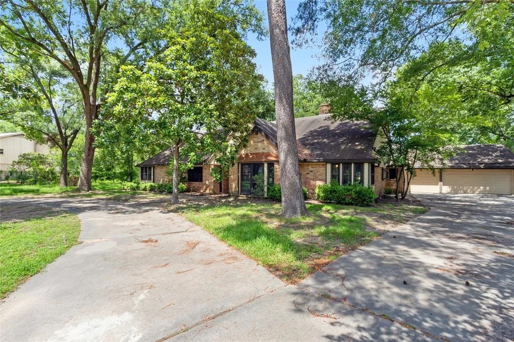Photo of 570 Roanoke Drive