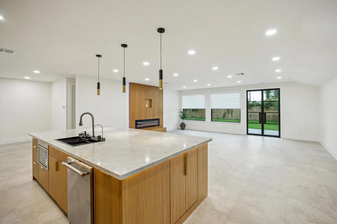 Photo of 1423 Mapleton Drive