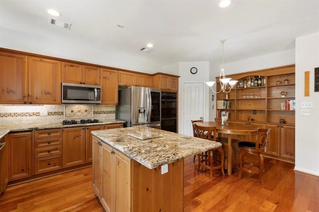 Photo of 14 S Piney Plains Circle