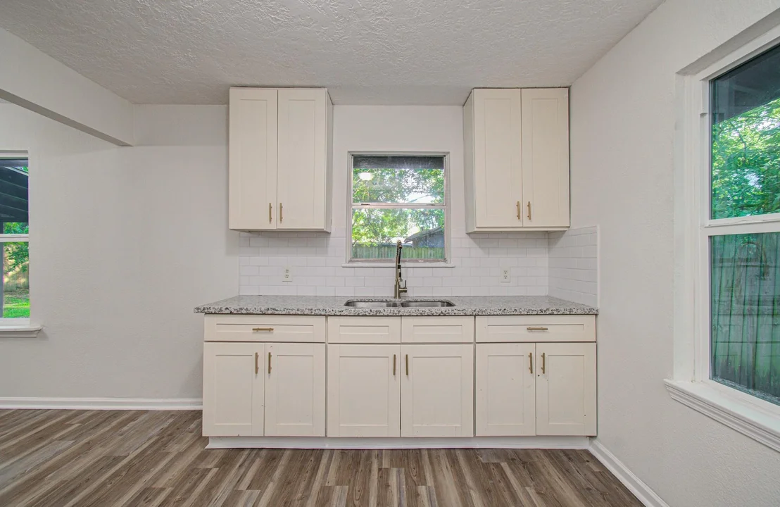 Photo of 5634 Ridgeway Drive