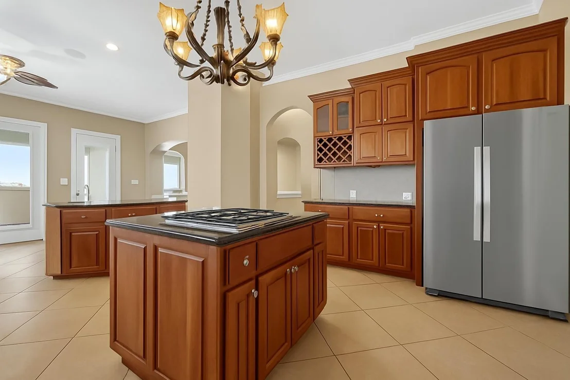 Photo of 2242 Marina Way