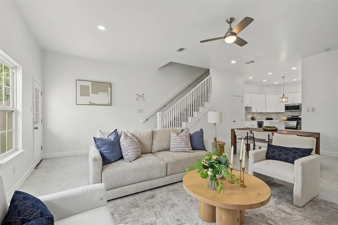Photo of 8153 Crestview Drive