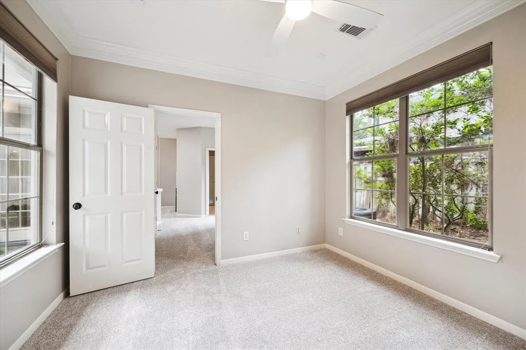 Photo of 74 E Beckonvale Circle