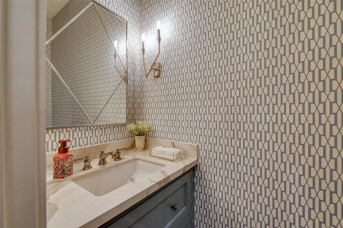 Photo of 923 Chinquapin Place