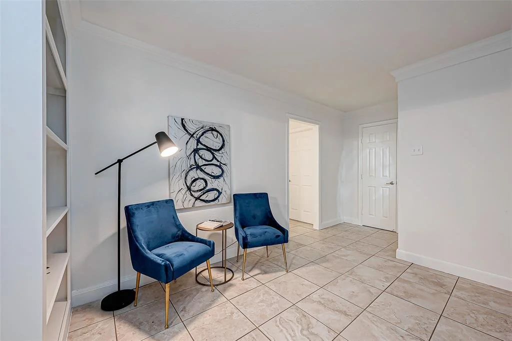 Photo of 9538 Meadowcroft Drive