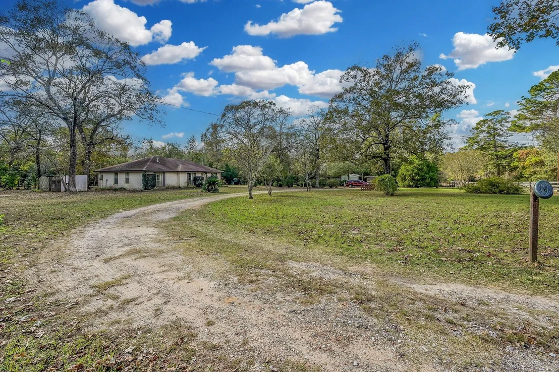 Photo of 16310 Weaver Lane