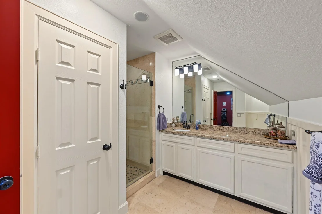 Photo of 10933 Lake Forest Drive