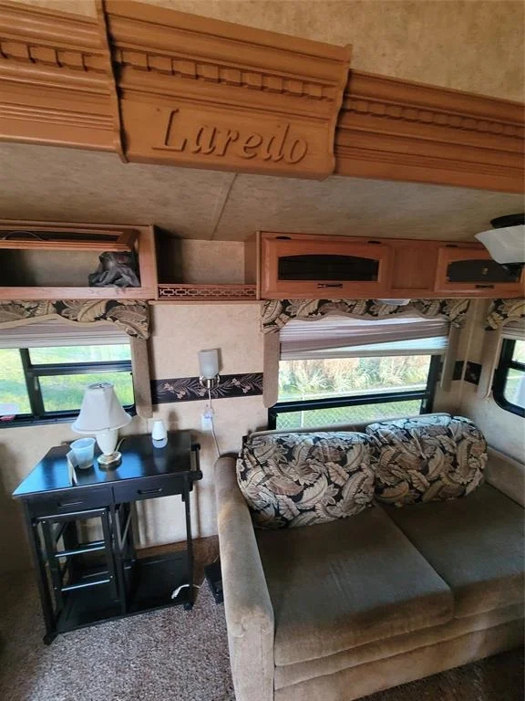 Photo of 1214 Van Sant