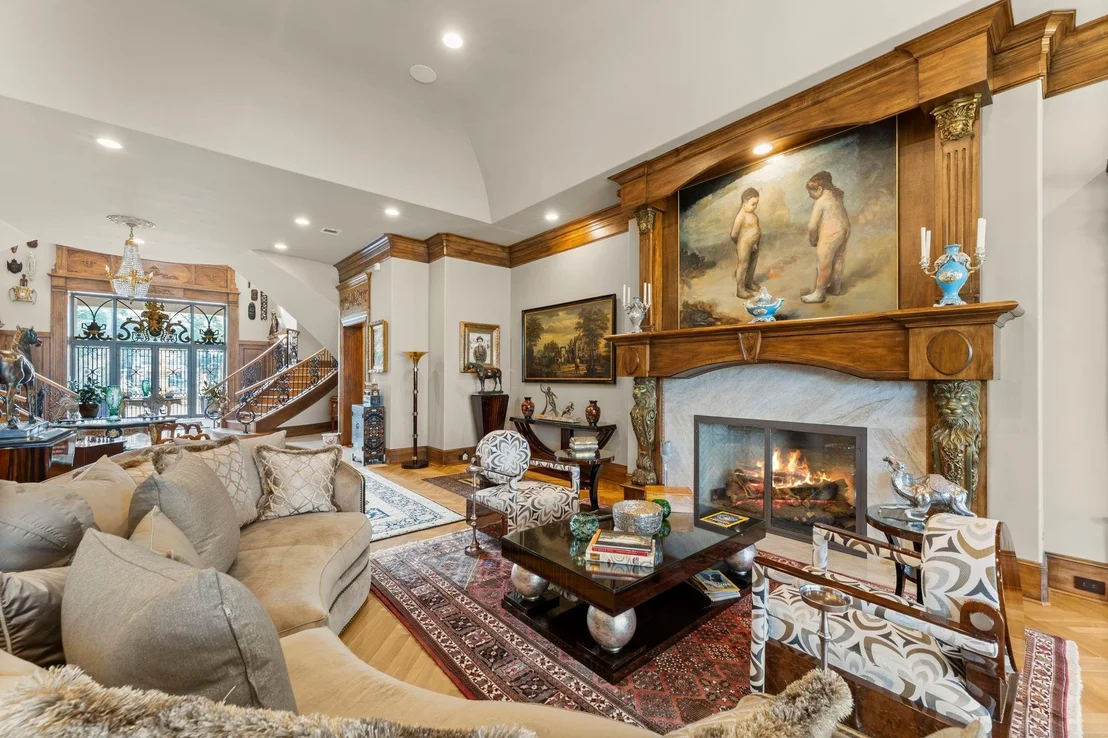 Photo of 6 W Rivercrest Drive