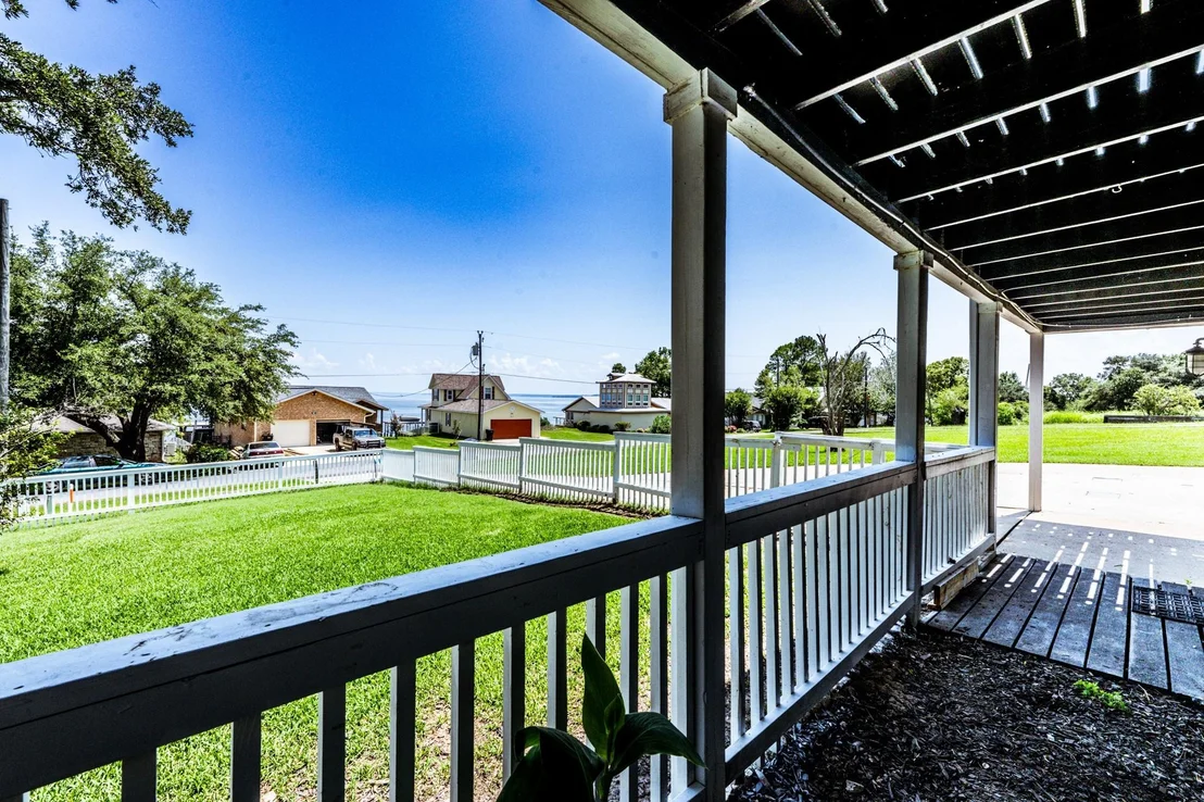 Photo of 180 W Lake Circle