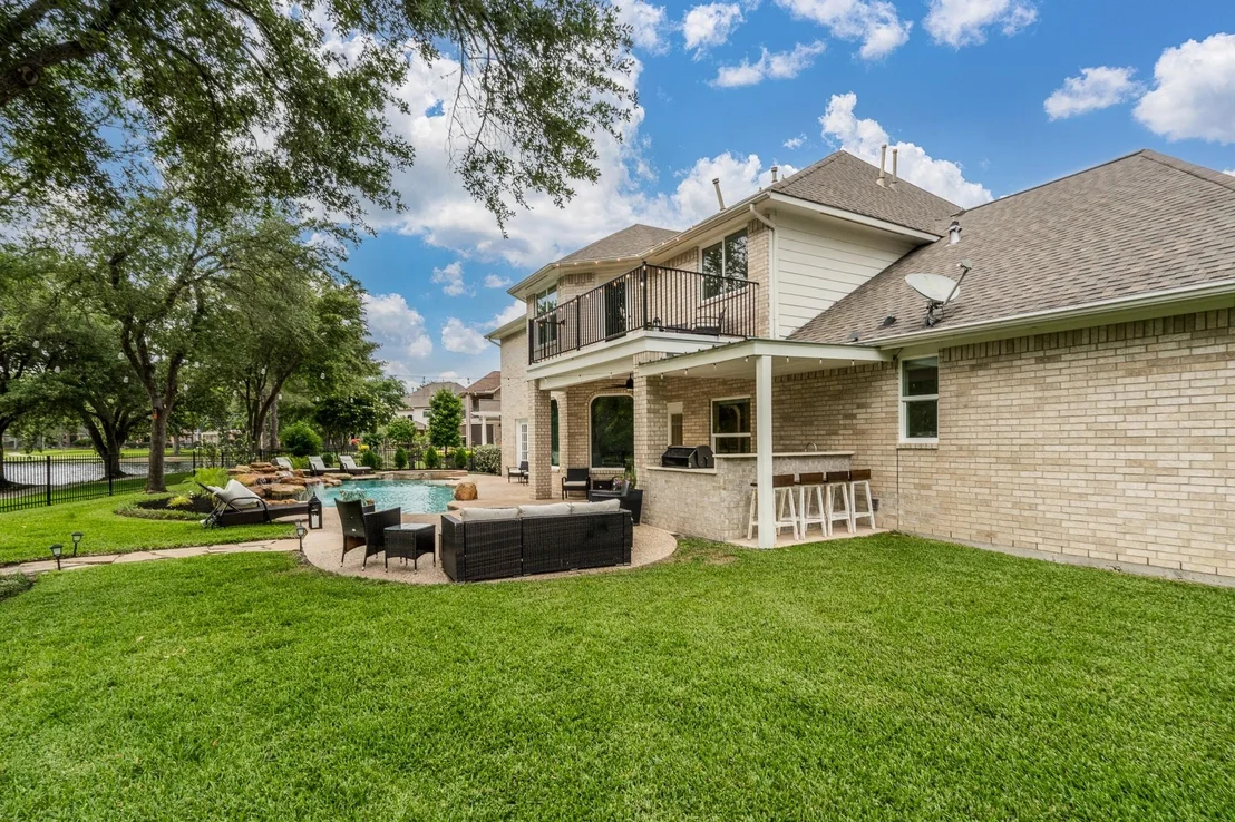 Photo of 15903 Lake Loop Drive