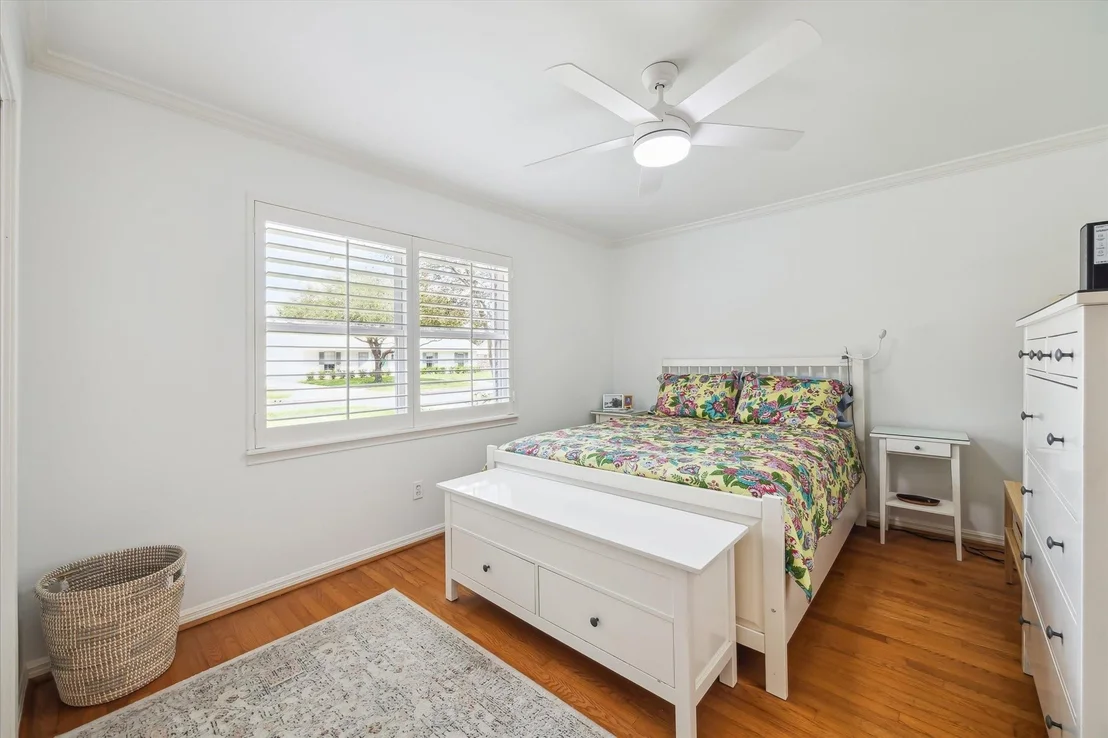 Photo of 7915 Meadowvale Drive