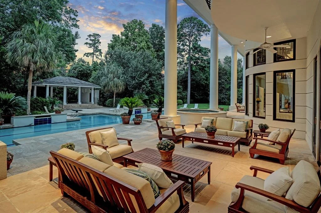 Photo of 324 Buckingham Drive